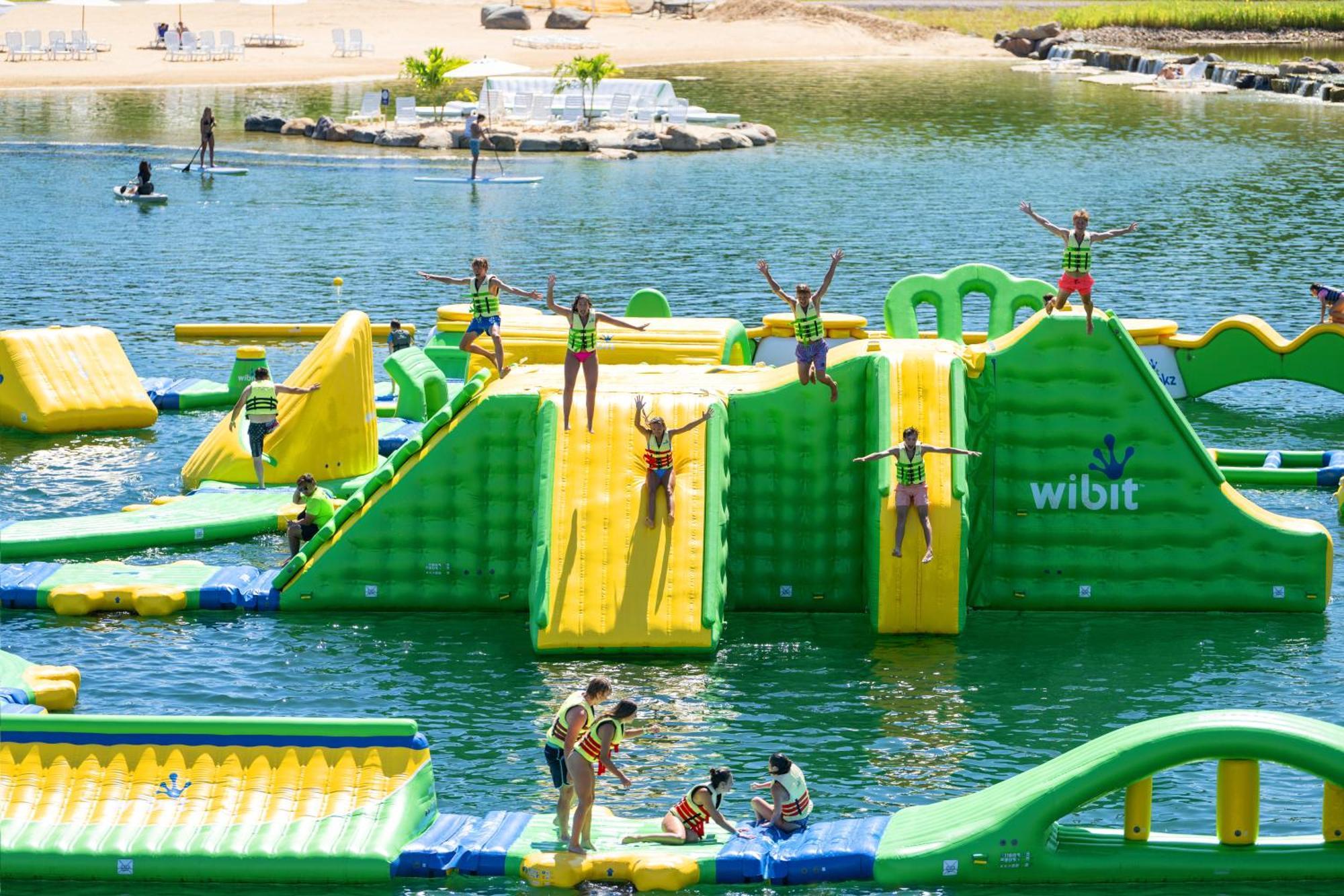 Aloha Beach Resort Lake Delton Exterior photo