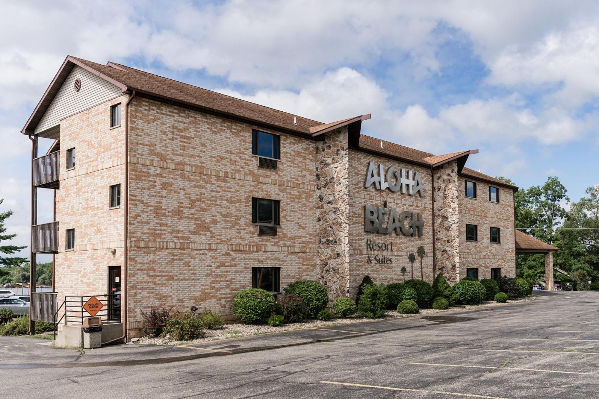 Aloha Beach Resort Lake Delton Exterior photo