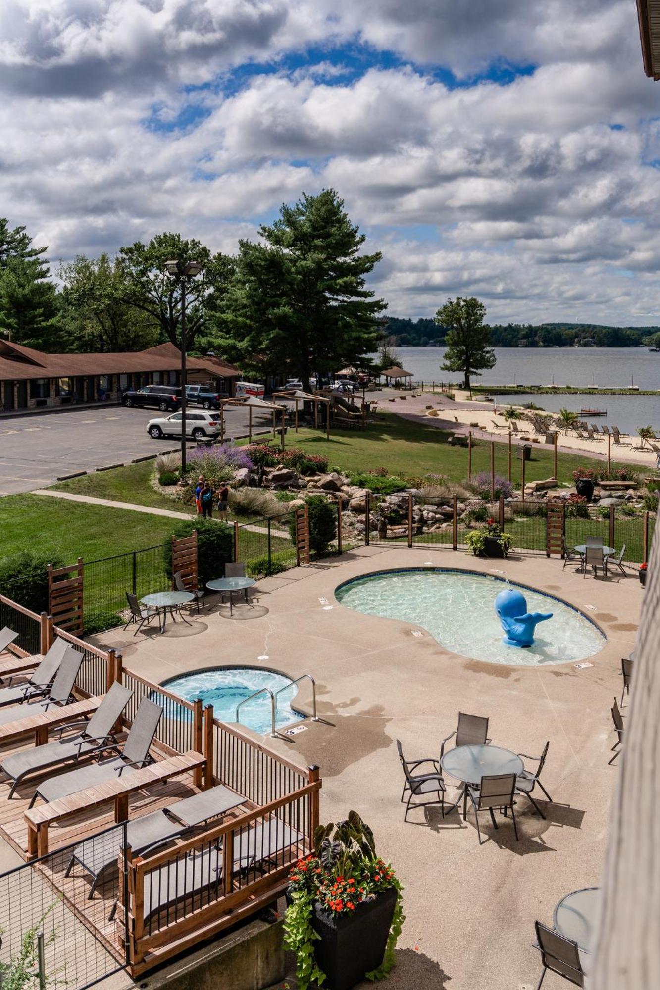 Aloha Beach Resort Lake Delton Exterior photo